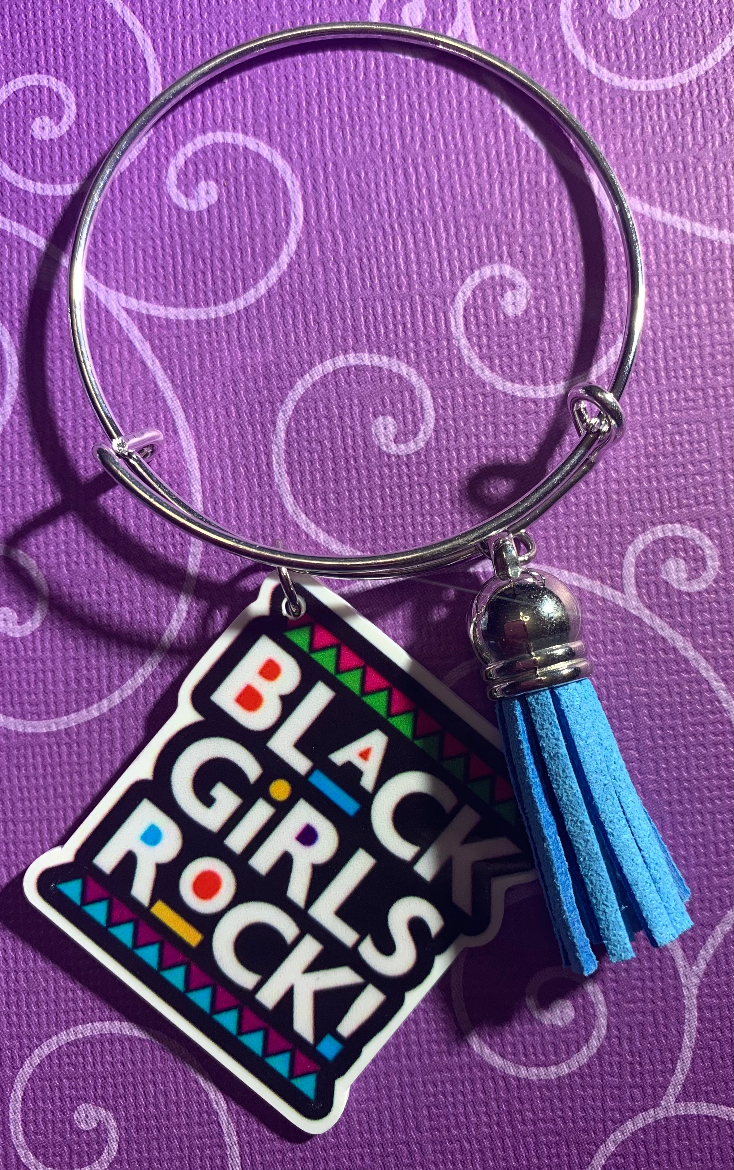 Planar Charm Bangles